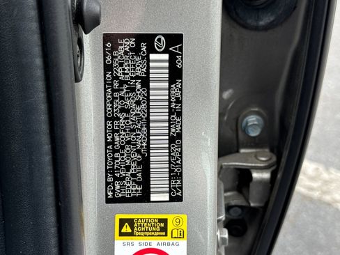 Used 2017 Lexus CT 200h w/ Accessory Package 2 FWD image 40