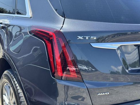 Certified 2023 Cadillac XT5 Premium Luxury AWD/4WD image 9