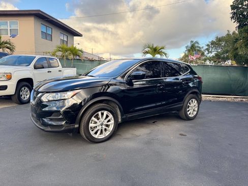 Used 2021 Nissan Rogue Sport S image 5