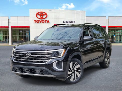 Used 2024 Volkswagen Atlas SE image 1