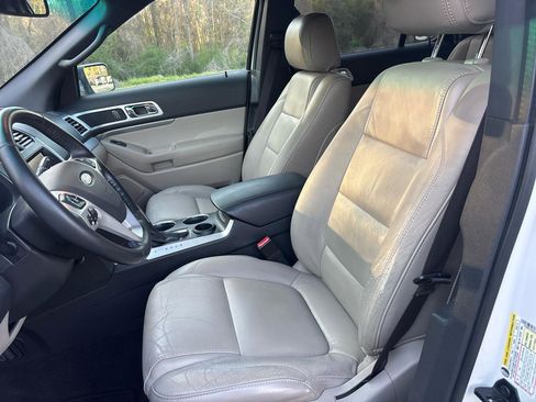 Used 2012 Ford Explorer XLT image 10