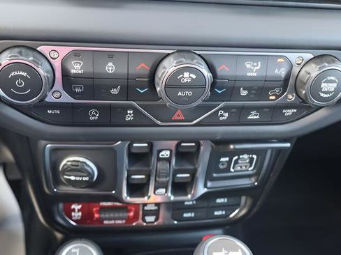 New 2026 Jeep Wrangler Unlimited Rubicon AWD/4WD image 25