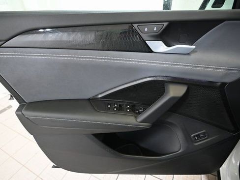 New 2026 Volkswagen Tiguan SE image 21