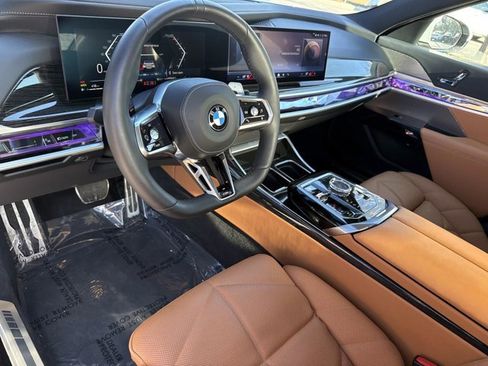 Used 2023 BMW 740i image 21