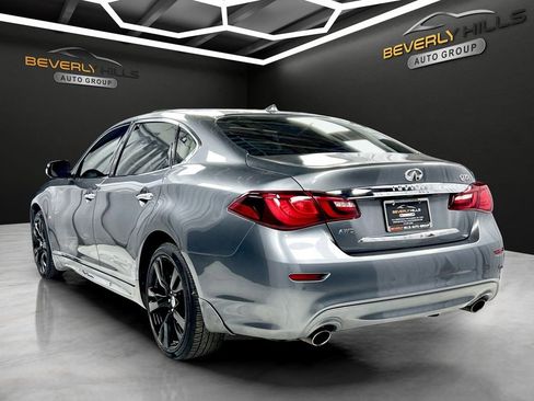 Used 2017 INFINITI Q70 L 3.7 w/ Deluxe Touring Package image 3