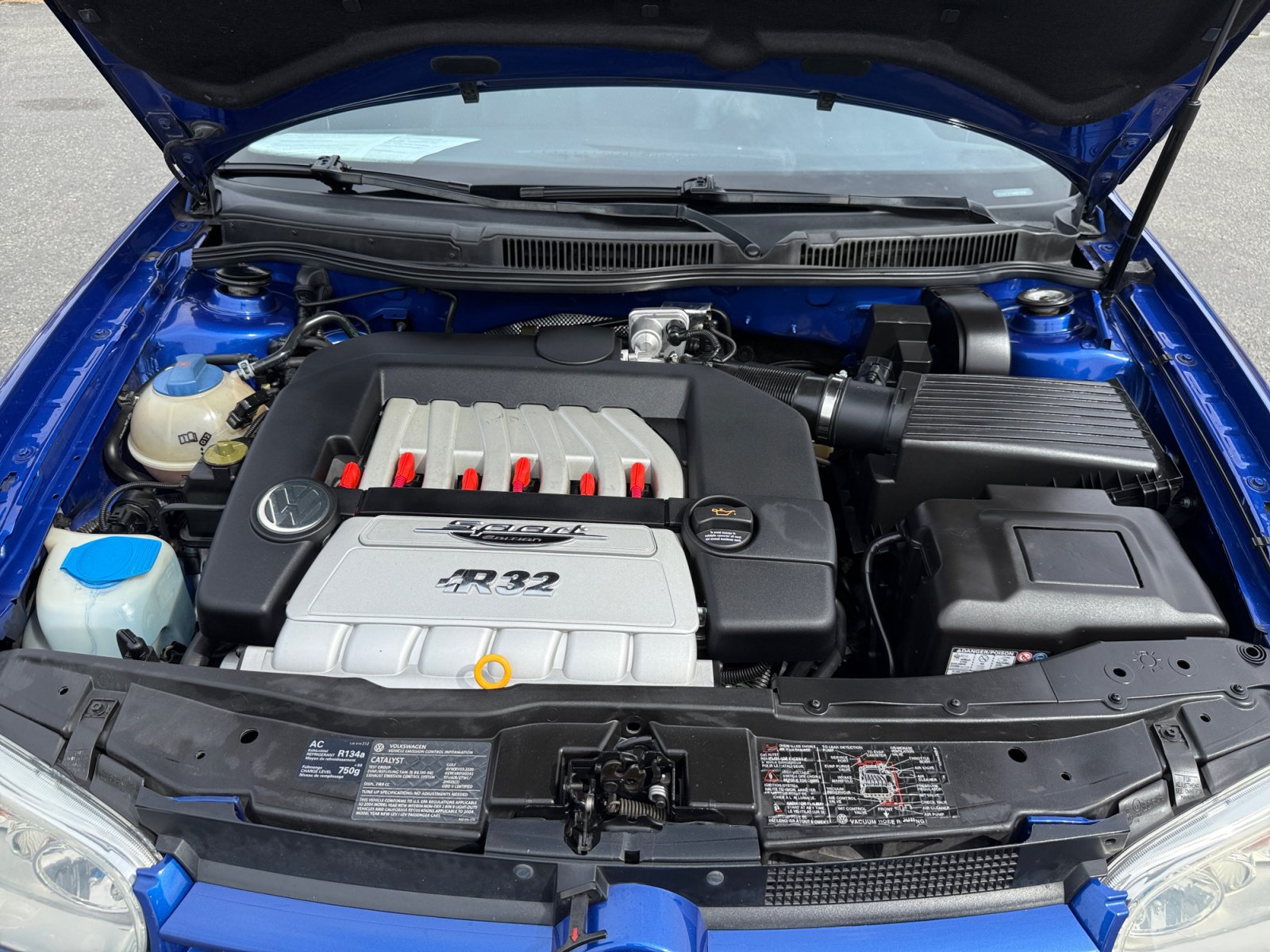 Used 2004 Volkswagen R32 AWD/4WD image 20