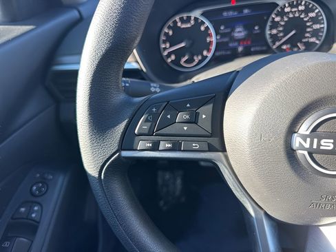 Used 2024 Nissan Altima 2.5 SV image 14