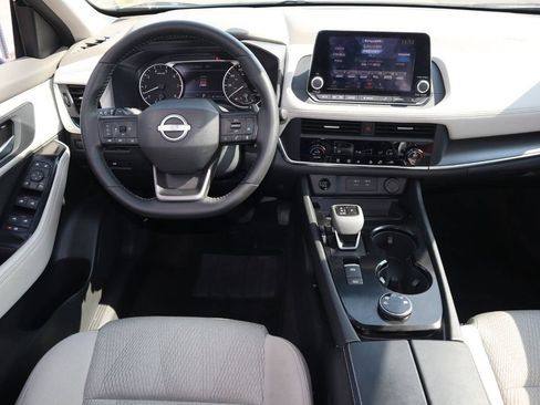 Certified 2025 Nissan Rogue SV AWD/4WD image 15