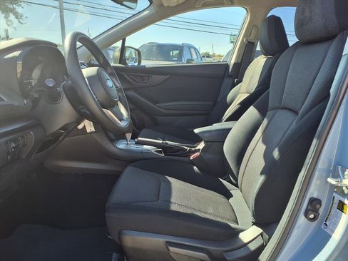 Used 2023 Subaru Crosstrek 2.0i image 3