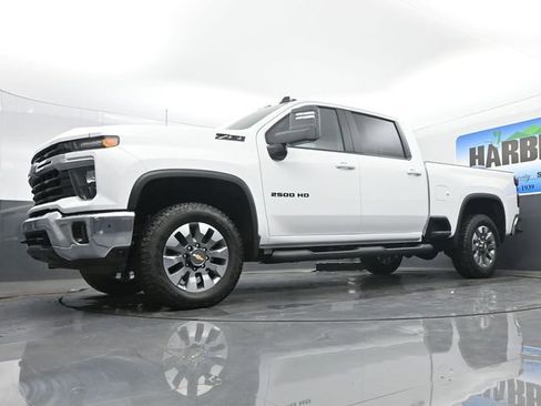New 2026 Chevrolet Silverado 2500 LT AWD/4WD image 17