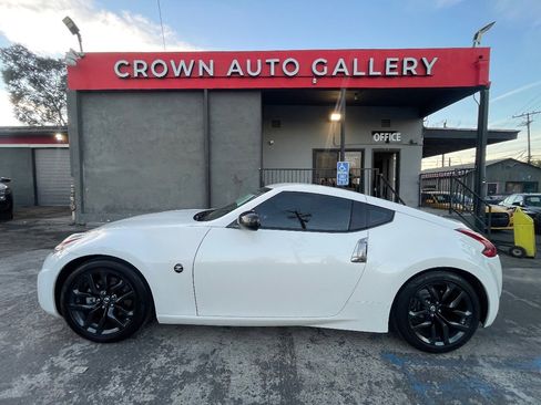 Used 2019 Nissan 370Z Coupe w/ Z34 Heritage Edition - White image 6