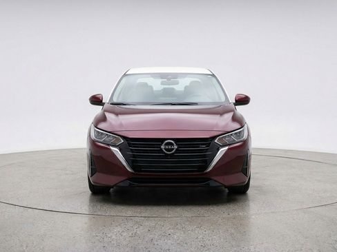Used 2025 Nissan Sentra SV image 2