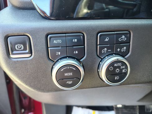 Used 2022 GMC Sierra 1500 SLT w/ SLT Convenience Package AWD/4WD image 28