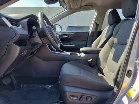 Used 2025 Toyota RAV4 XLE image 13