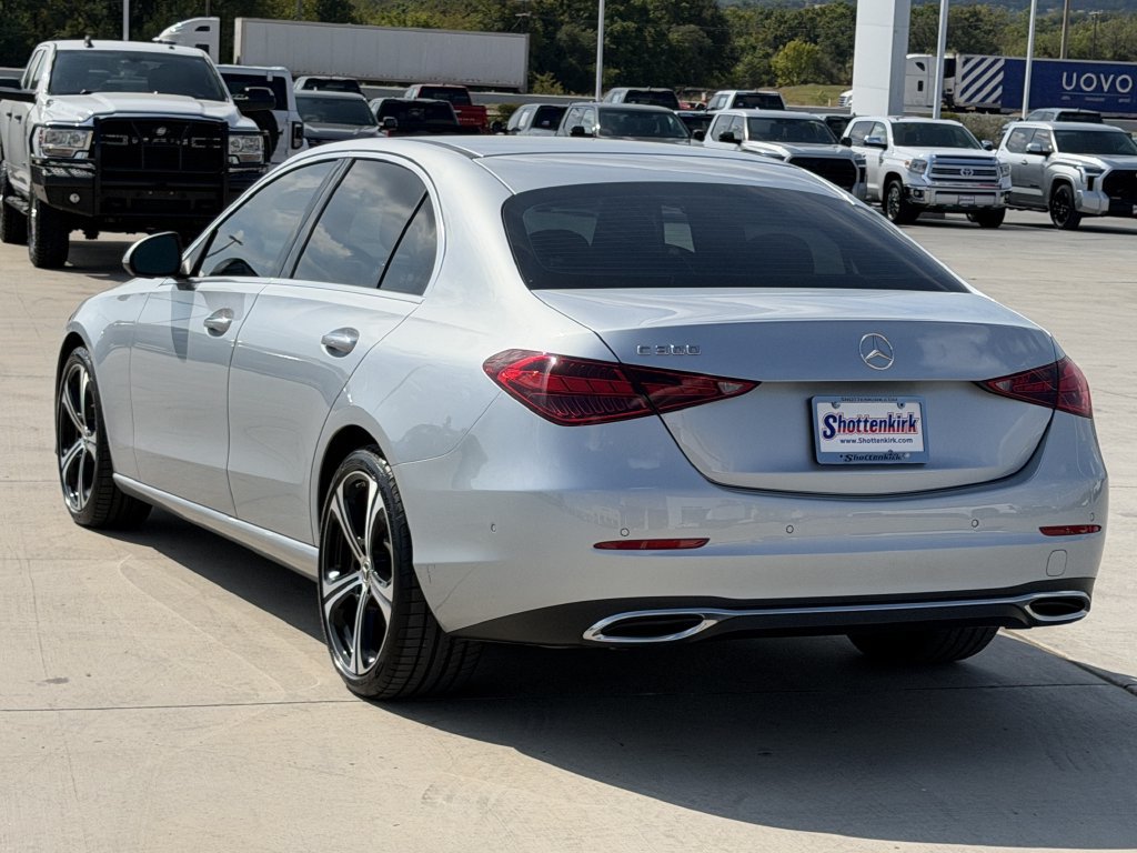 Used 2025 Mercedes-Benz C 300 Sedan image 4