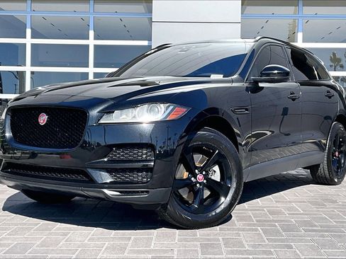 Used 2018 Jaguar F-PACE Premium image 1