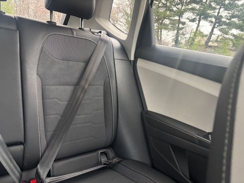 Used 2025 Volkswagen Taos SE image 36