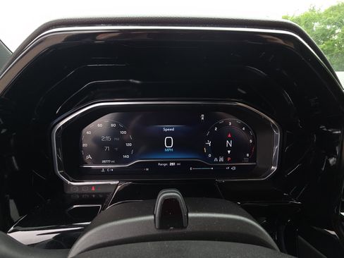 Used 2025 Chevrolet Silverado 1500 High Country AWD/4WD image 17