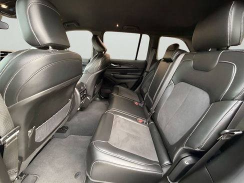 Used 2024 Jeep Grand Cherokee Altitude AWD/4WD image 20