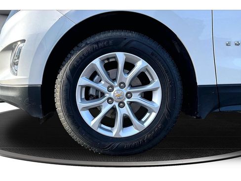 Used 2018 Chevrolet Equinox LT FWD image 11