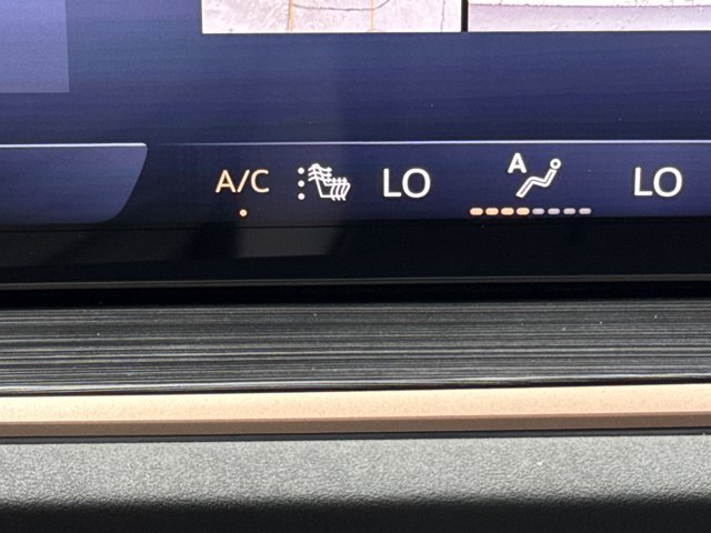 Used 2025 Buick Envision Sport Touring AWD/4WD image 23