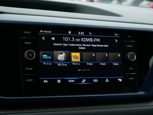 Used 2024 Volkswagen Taos SE w/ Panoramic Sunroof Package image 22