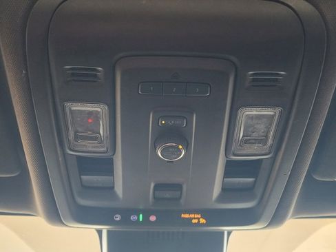 Used 2023 GMC Yukon SLT image 29