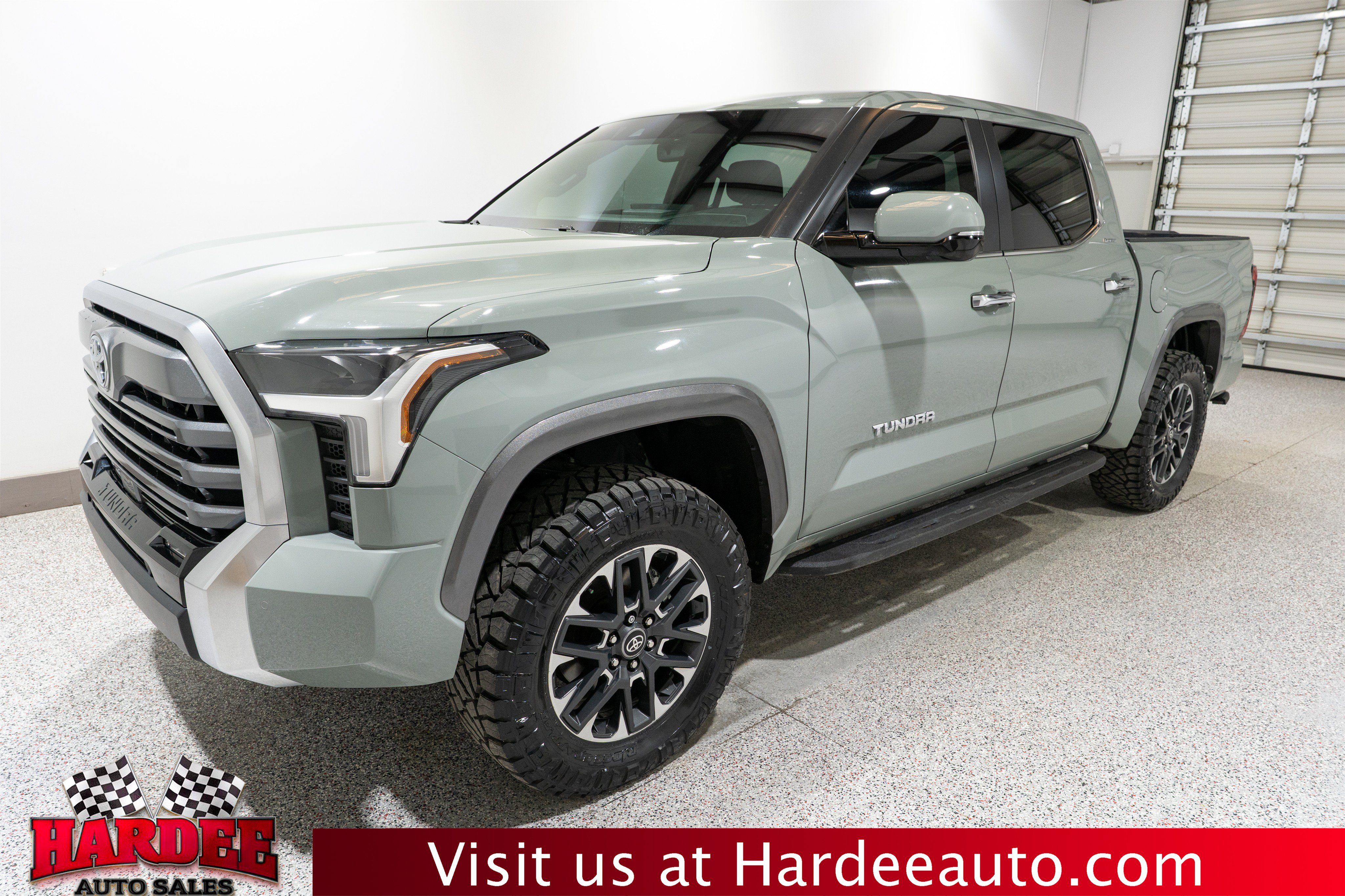 Used 2025 Toyota Tundra Limited AWD/4WD image 2