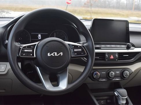 Certified 2023 Kia Forte LXS w/ LXS Technology Package image 17