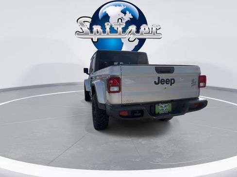 Used 2022 Jeep Gladiator Willys image 8