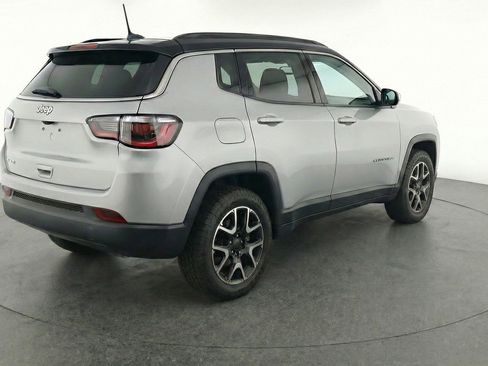 Used 2025 Jeep Compass Trailhawk image 9