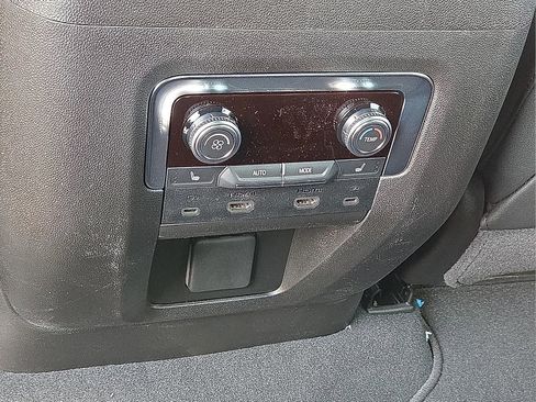 New 2026 GMC Yukon Elevation image 12