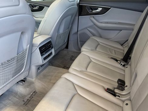 Used 2023 Audi Q7 3.0T Premium Plus image 13