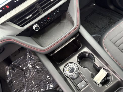 Used 2025 Ford Explorer ST-Line image 34