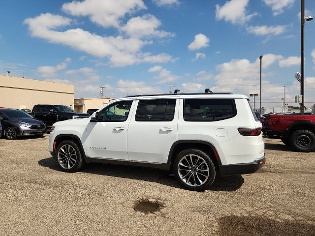 Used 2022 Jeep Wagoneer Series III w/ Premium Group I AWD/4WD image 4