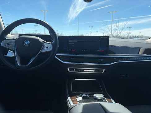 Used 2026 BMW X7 xDrive40i AWD/4WD image 12