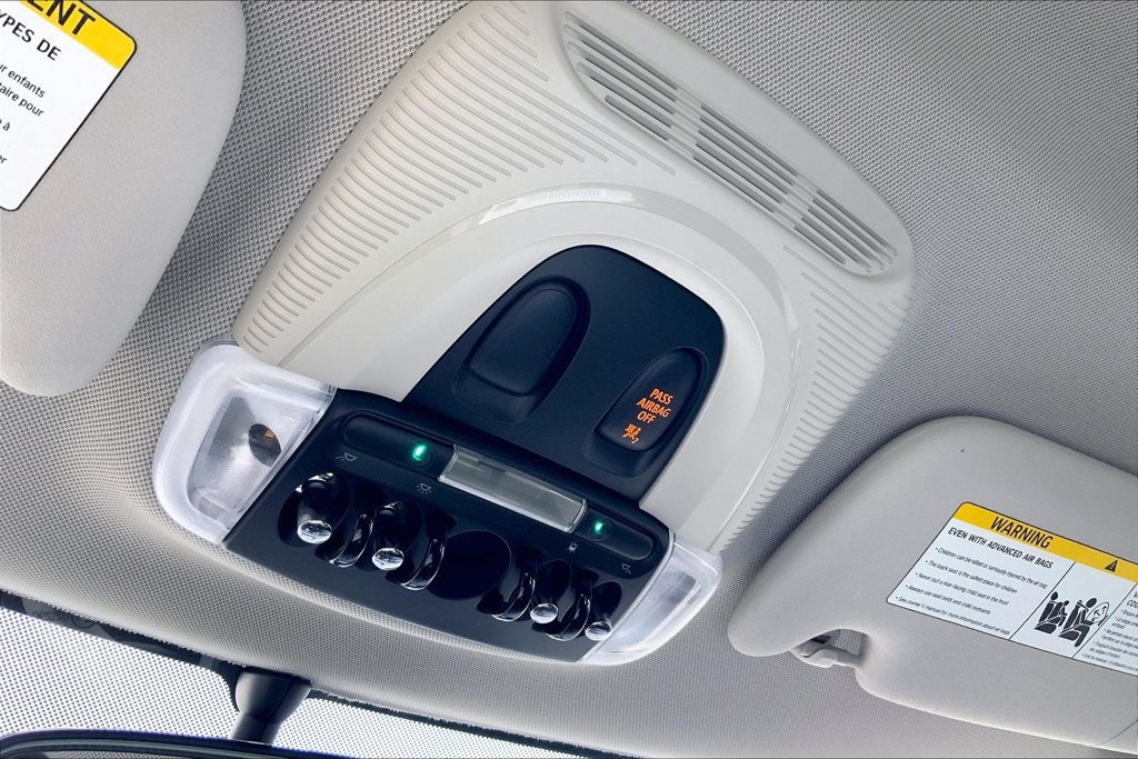 Used 2016 MINI Cooper 4-Door Hardtop FWD image 29