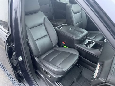 Used 2022 Chevrolet Suburban Z71 w/ Z71 Off-Road Package image 28