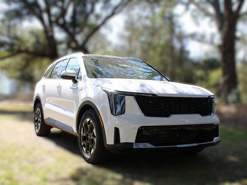 New 2026 Kia Sorento S w/ S Panoramic Sunroof Package image 3