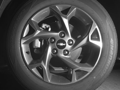 Used 2025 Chevrolet Trax LT w/ LT Convenience Package FWD image 12