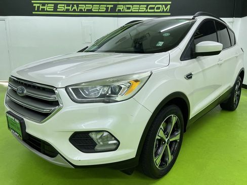 Used 2017 Ford Escape SE w/ SE Leather Comfort Package AWD/4WD image 5