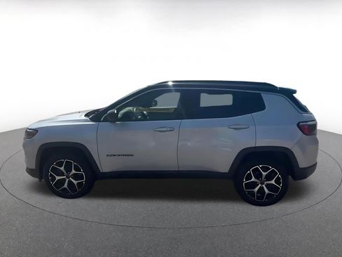 Used 2025 Jeep Compass Limited AWD/4WD image 9
