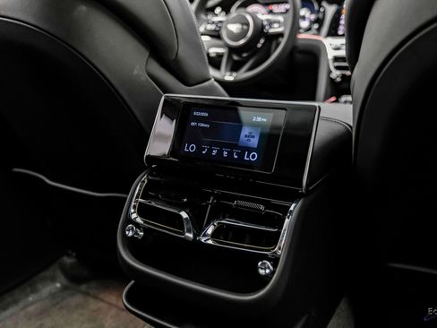 Used 2022 Bentley Flying Spur V8 AWD/4WD image 85