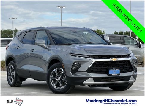 Certified 2025 Chevrolet Blazer LT AWD/4WD image 2