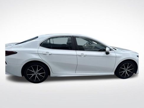 Used 2021 Toyota Camry SE FWD image 7