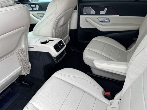 Used 2021 Mercedes-Benz GLS 450 4MATIC image 22