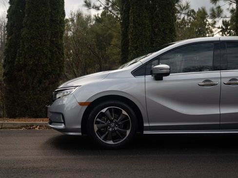 Used 2023 Honda Odyssey Elite image 6