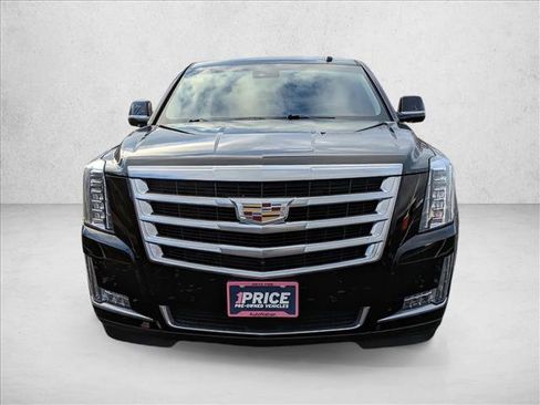 Used 2017 Cadillac Escalade ESV Luxury image 2