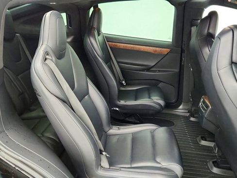 Used 2018 Tesla Model X 100D image 31