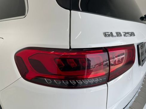Certified 2022 Mercedes-Benz GLB 250 4MATIC image 33
